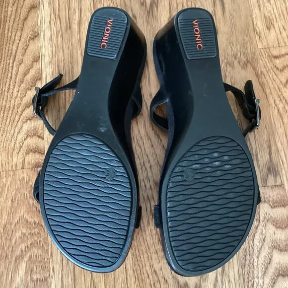 VIONIC 'CLAY' BLACK SUEDE FLORAL STRAPPY SLIP ON SANDAL 10 COMFORT CASUAL SUMMER - Picture 6 of 7